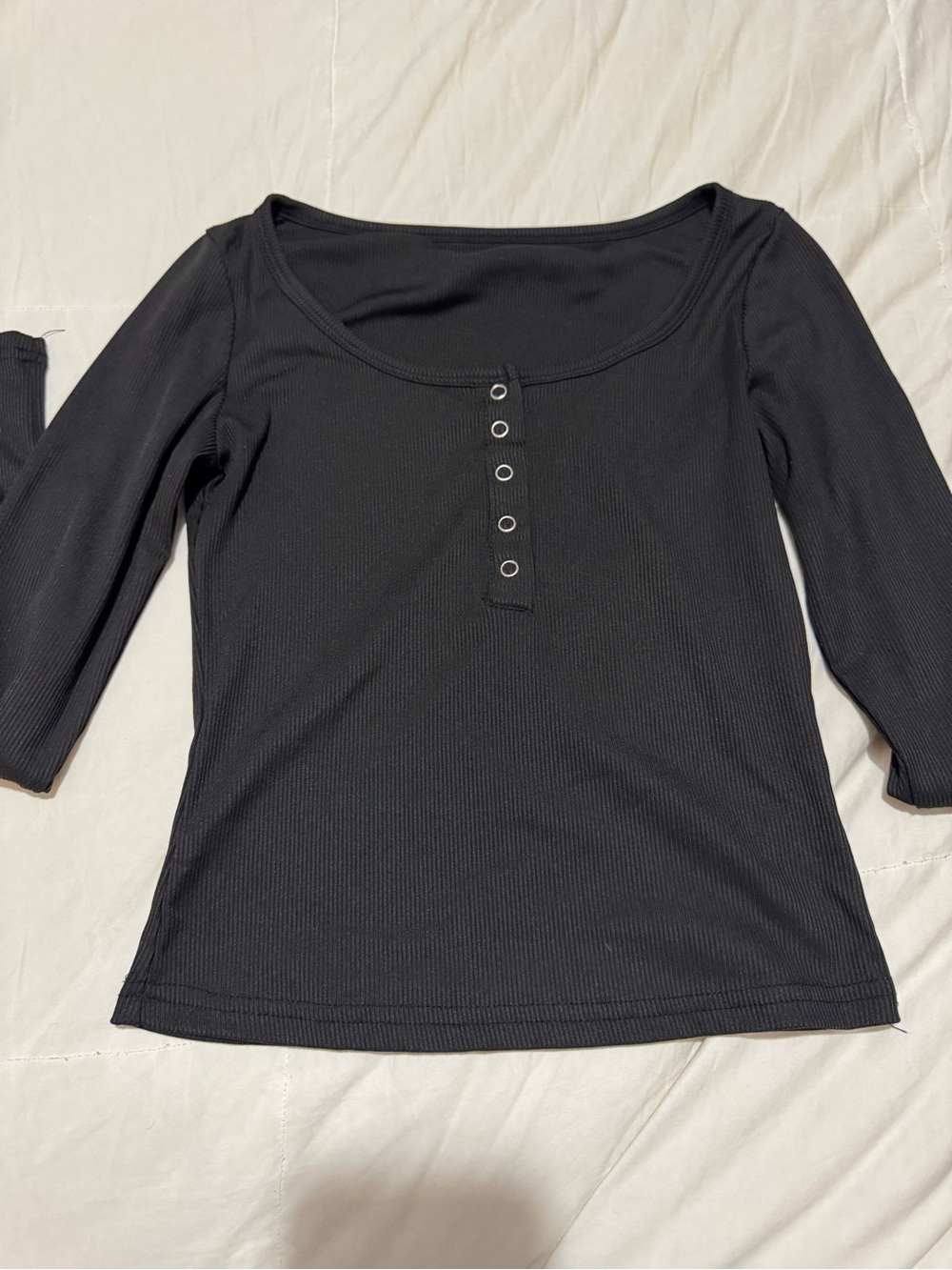 BLACK RIBBED HENLEY SCOOPNECK TOP